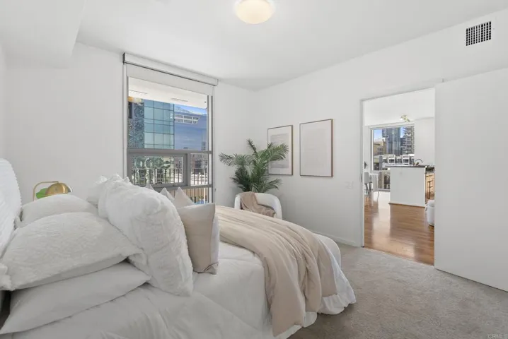 321 Tenth Avenue 902, San Diego, California 92101