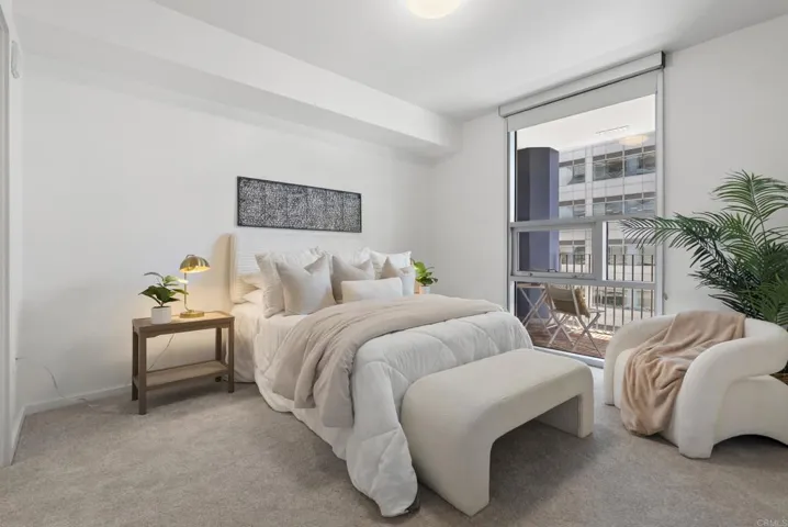 321 Tenth Avenue 902, San Diego, California 92101