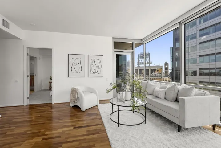 321 Tenth Avenue 902, San Diego, California 92101
