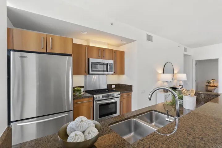 321 Tenth Avenue 902, San Diego, California 92101
