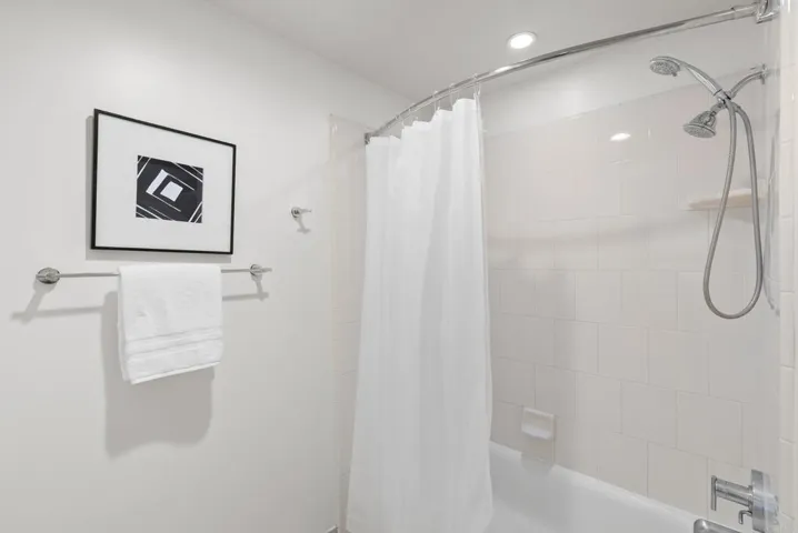 321 Tenth Avenue 902, San Diego, California 92101