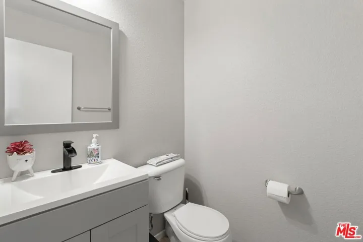 45064 E 18th Street, Lancaster, California 93535