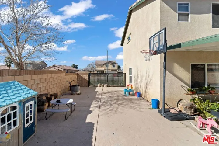 45064 E 18th Street, Lancaster, California 93535