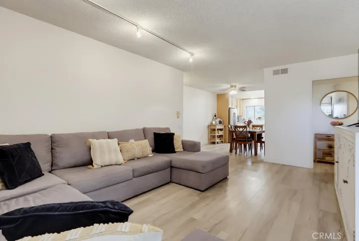 3166 S Sepulveda 6, Los Angeles, California 90034
