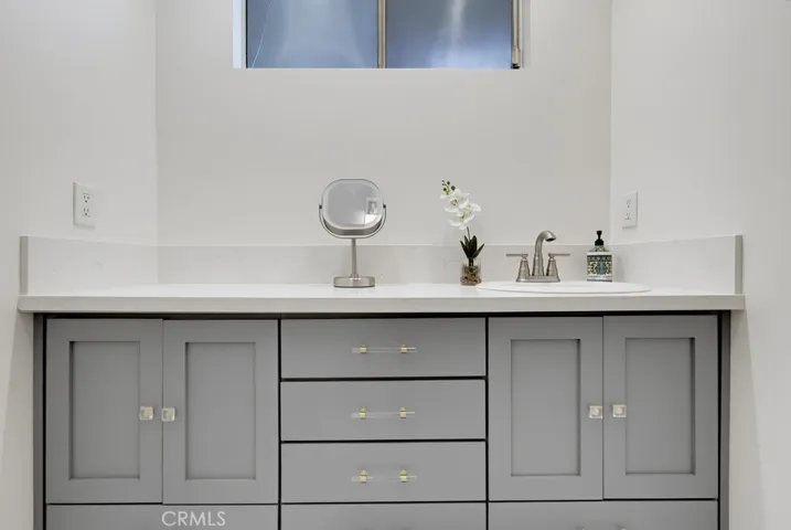 3166 S Sepulveda 6, Los Angeles, California 90034