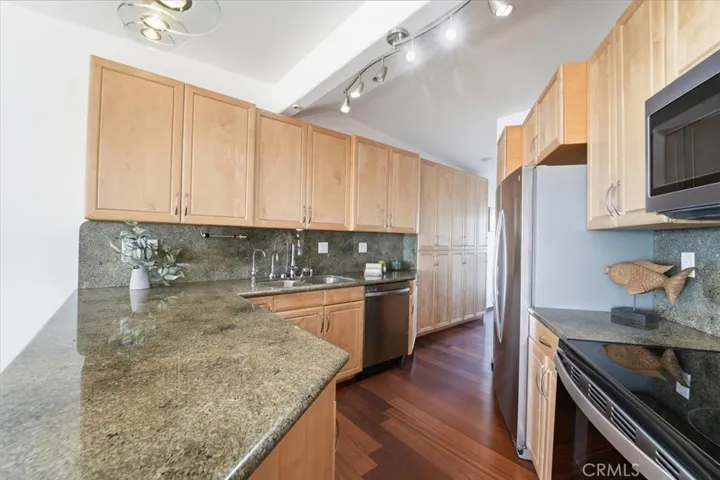 320 Paseo De La Playa #e, Redondo Beach, California 90277