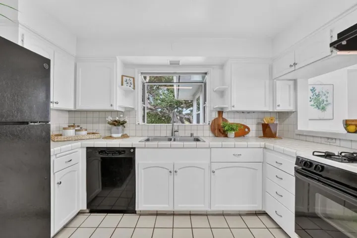 838 Portola Drive, Del Rey Oaks, California 93940