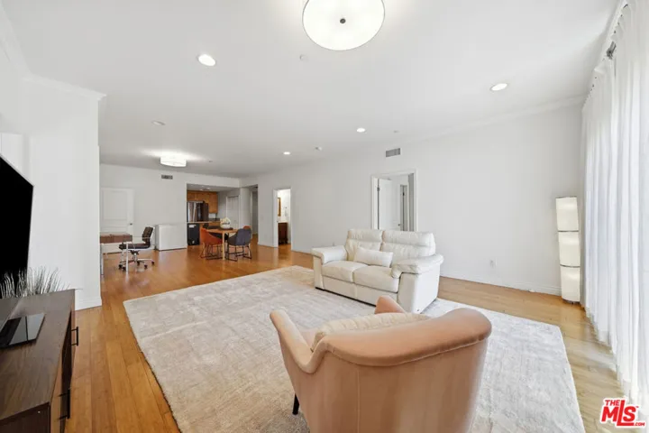 722 S Oxford Avenue 305, Los Angeles, California 90005