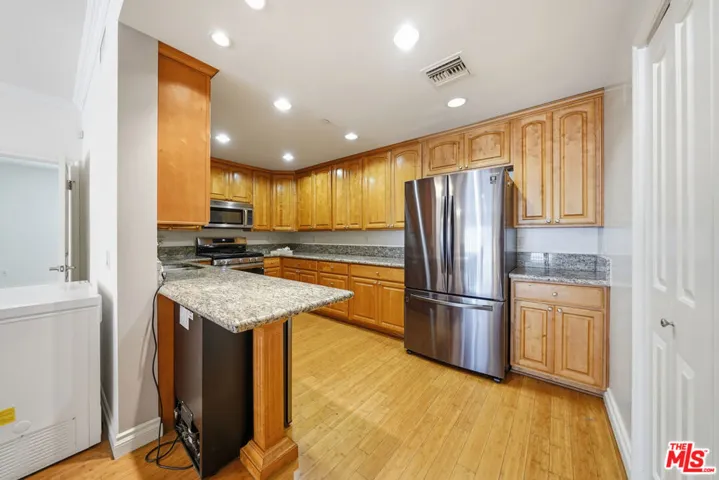 722 S Oxford Avenue 305, Los Angeles, California 90005