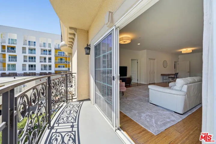 722 S Oxford Avenue 305, Los Angeles, California 90005