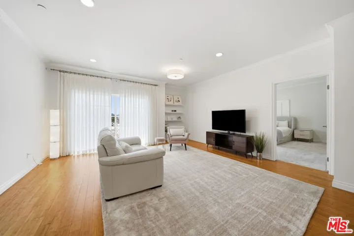 722 S Oxford Avenue 305, Los Angeles, California 90005
