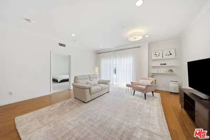 722 S Oxford Avenue 305, Los Angeles, California 90005