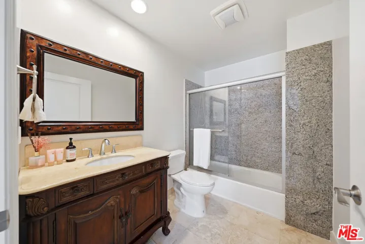 722 S Oxford Avenue 305, Los Angeles, California 90005