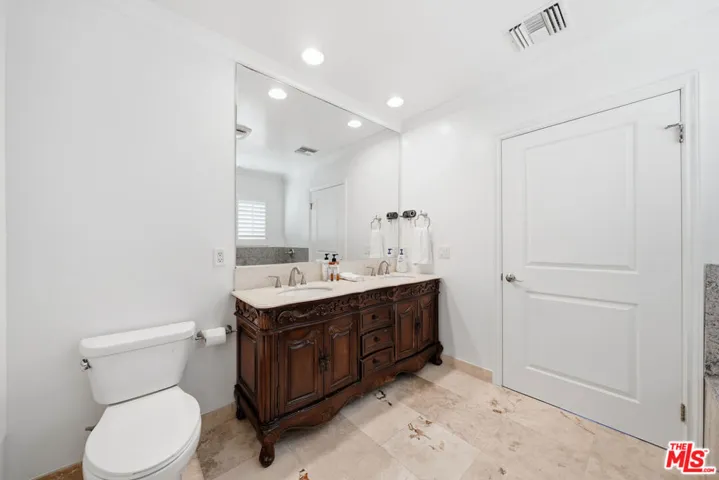722 S Oxford Avenue 305, Los Angeles, California 90005
