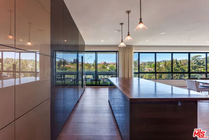 10551 Wilshire 702/703, Los Angeles, California 90024