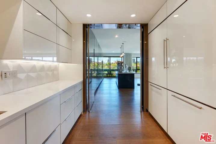 10551 Wilshire 702/703, Los Angeles, California 90024