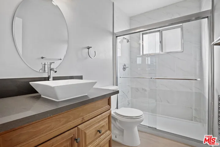 11743 Mayfield 3, Los Angeles, California 90049