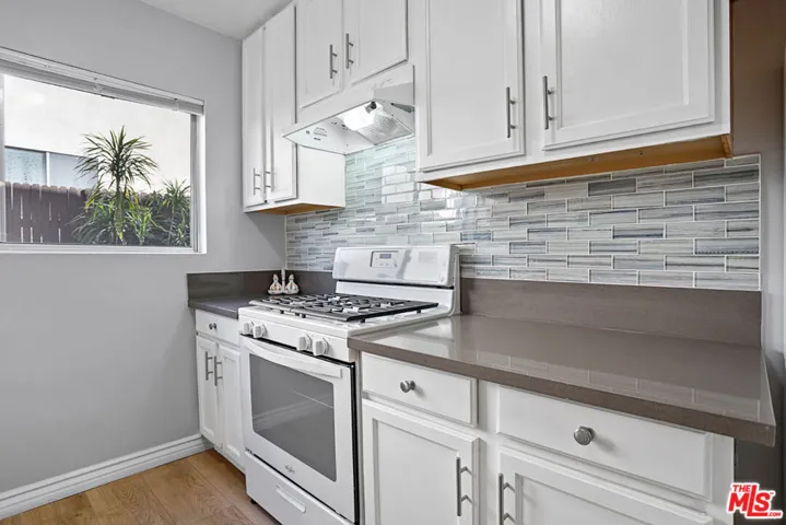 11743 Mayfield 3, Los Angeles, California 90049