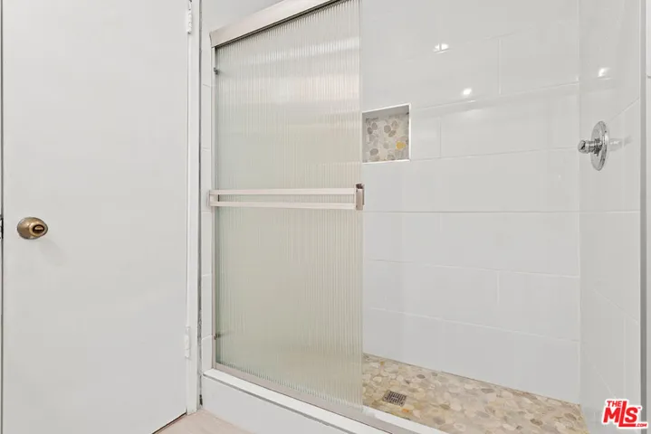 11743 Mayfield 3, Los Angeles, California 90049