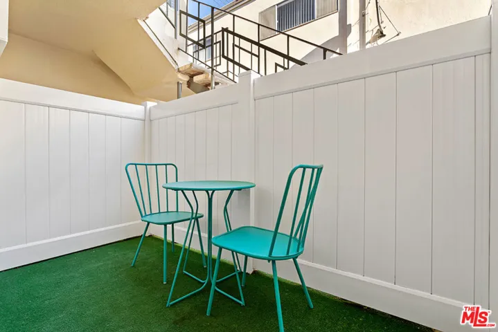11743 Mayfield 3, Los Angeles, California 90049