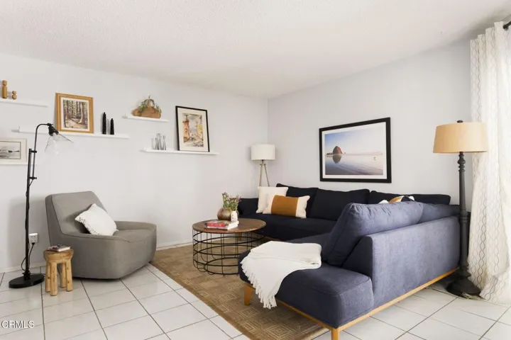10-web-or-mls-110-n-everett-st-103