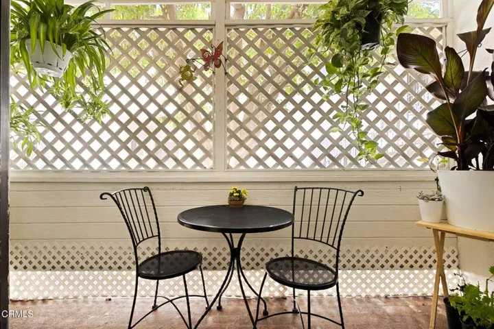 30-web-or-mls-110-n-everett-st-103