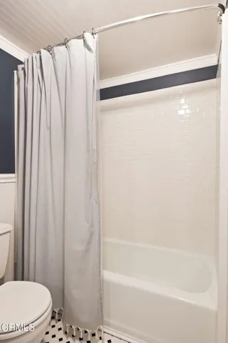 43-web-or-mls-110-n-everett-st-103