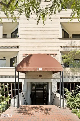 3-web-or-mls-110-n-everett-st-103