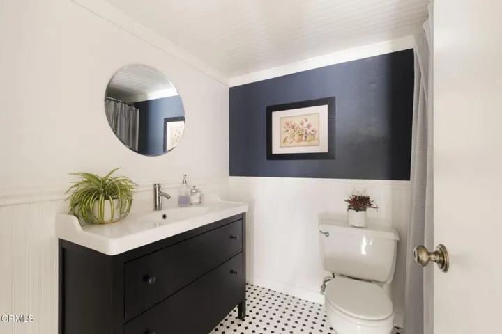 41-web-or-mls-110-n-everett-st-103