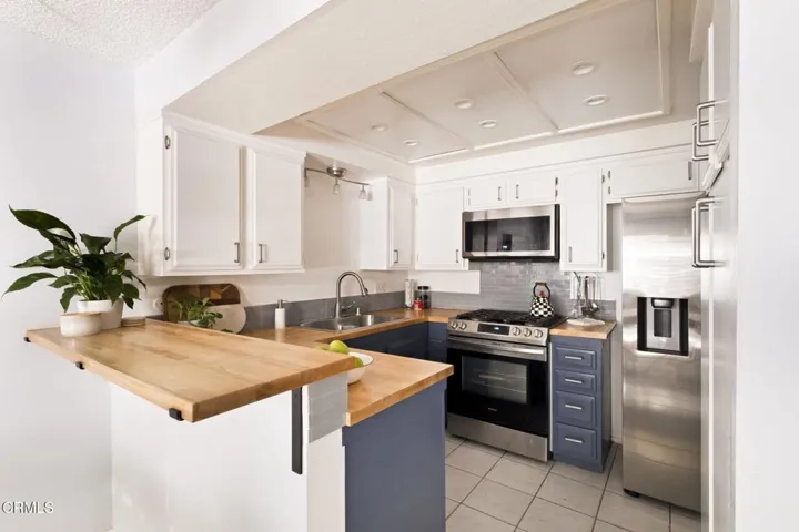 20-web-or-mls-110-n-everett-st-103