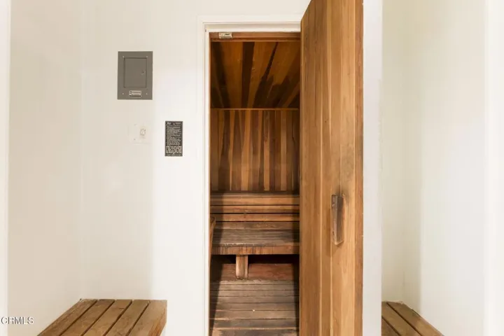 45-web-or-mls-110-n-everett-st-103