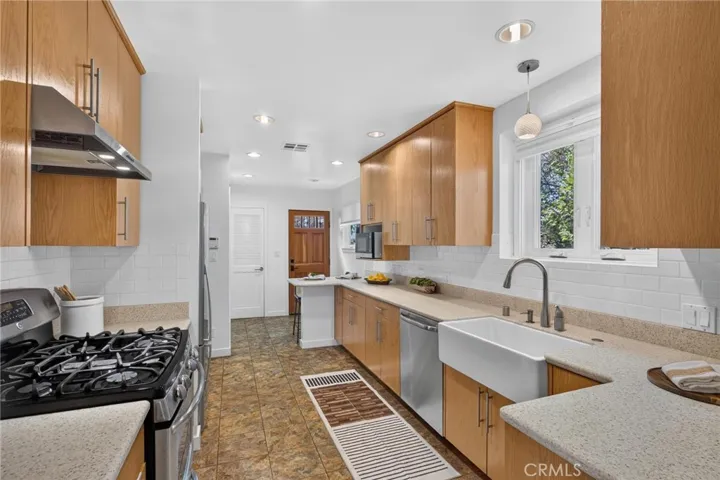 3411 S Cloverdale Avenue, Los Angeles, California 90016