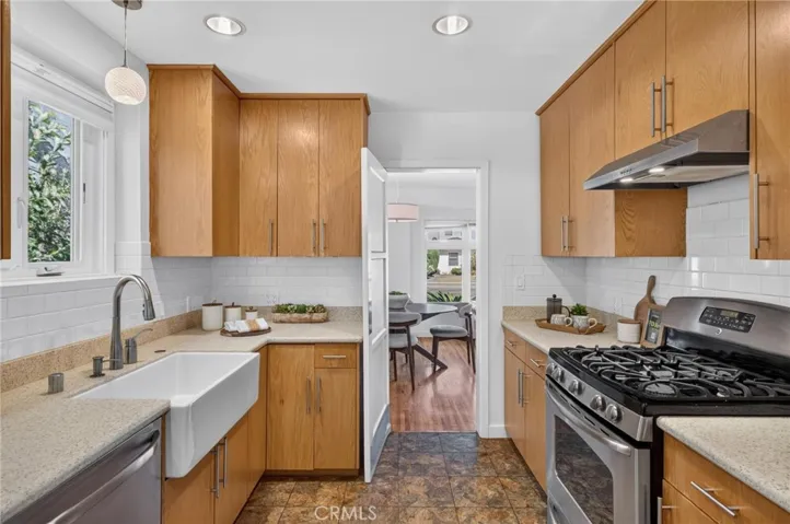 3411 S Cloverdale Avenue, Los Angeles, California 90016