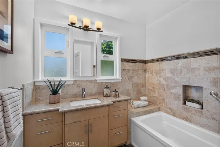 3411 S Cloverdale Avenue, Los Angeles, California 90016