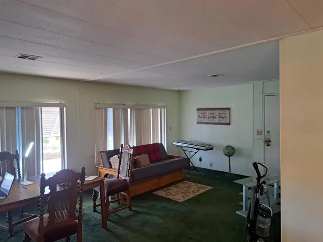 1010 E Bobier Dr 9, Vista, California 92084