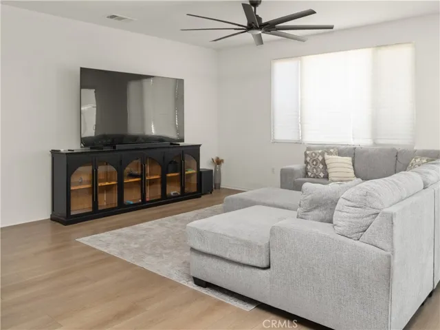 4728 Goldfinch, Hemet, California 92545