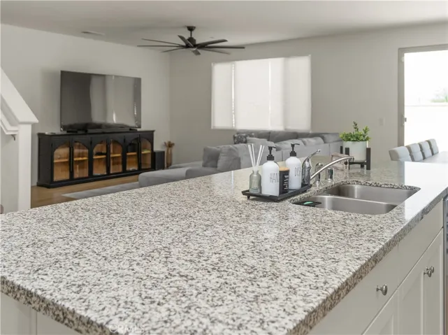 4728 Goldfinch, Hemet, California 92545