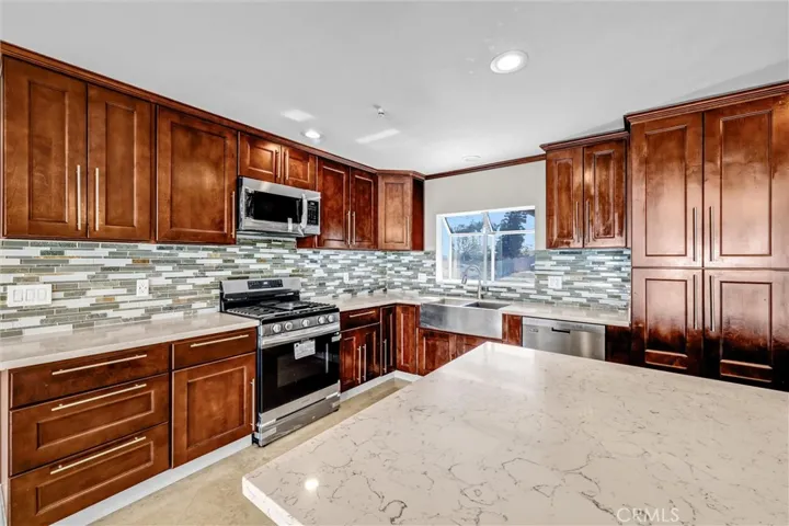 2751 San Carlos, Costa Mesa, California 92626