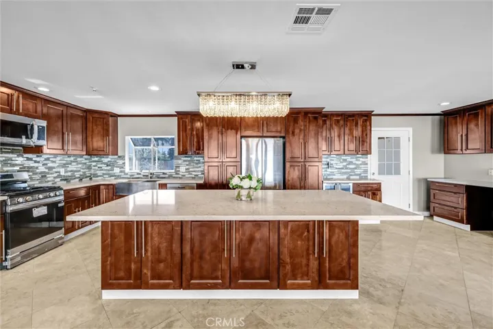 2751 San Carlos, Costa Mesa, California 92626