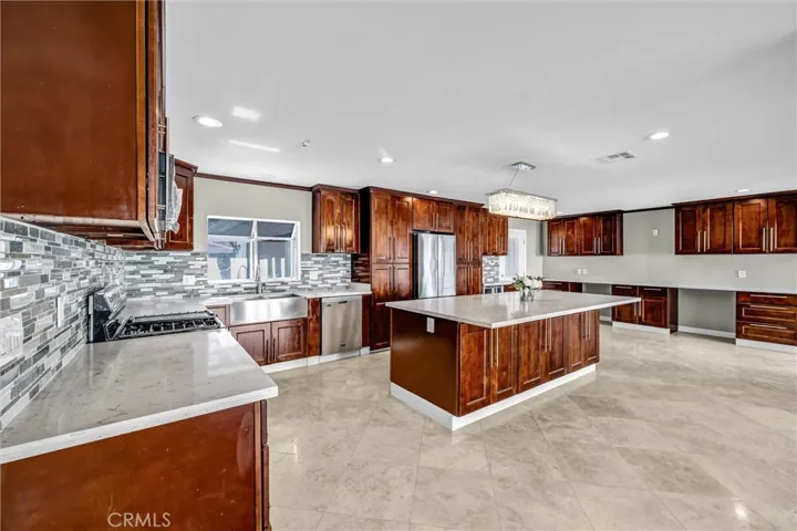 2751 San Carlos, Costa Mesa, California 92626