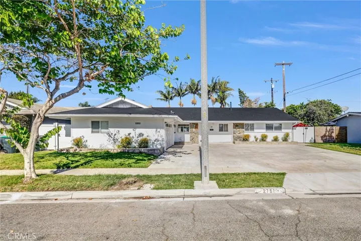 2751 San Carlos, Costa Mesa, California 92626