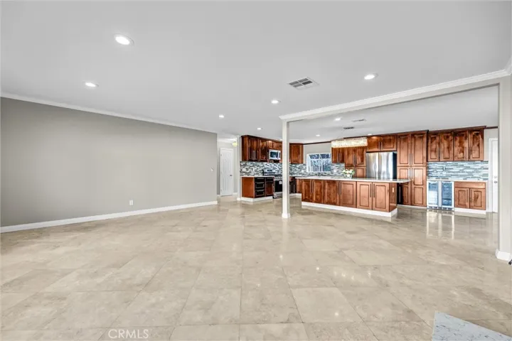 2751 San Carlos, Costa Mesa, California 92626