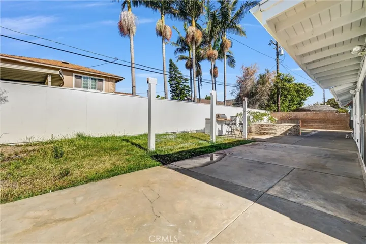 2751 San Carlos, Costa Mesa, California 92626