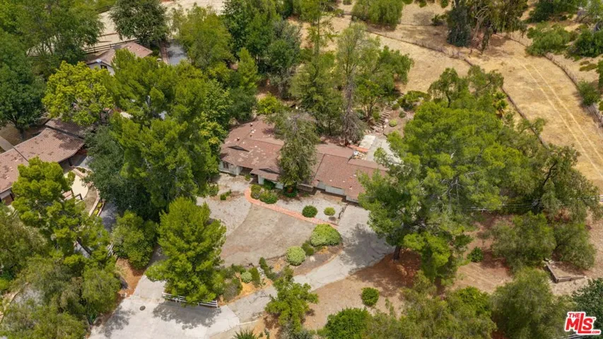 5854 Round Meadow Road, Hidden Hills, California 91302 — photo 5