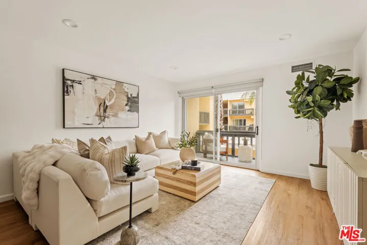 770 W Imperial Avenue 32, El Segundo, California 90245