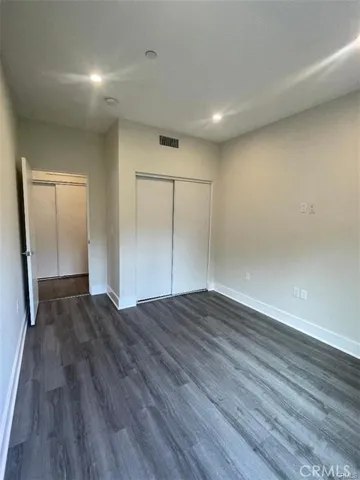 6445 Woodley Avenue 204, Lake Balboa, California 91406