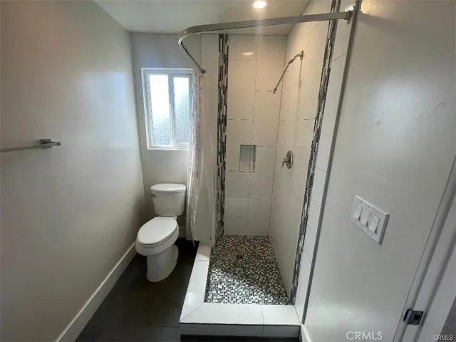 6445 Woodley Avenue 204, Lake Balboa, California 91406