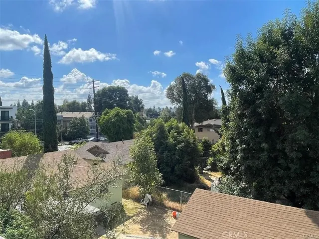 6445 Woodley Avenue 204, Lake Balboa, California 91406
