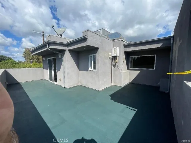 6445 Woodley Avenue 204, Lake Balboa, California 91406