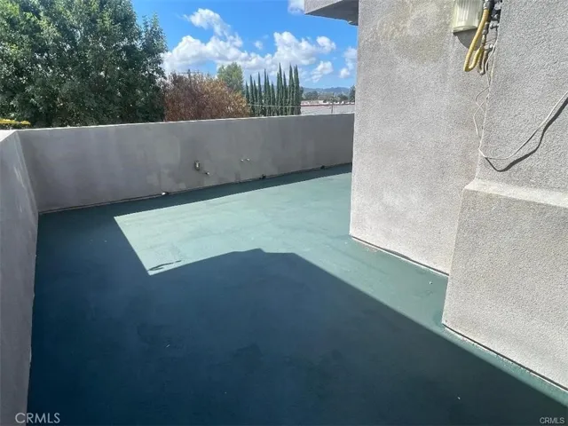 6445 Woodley Avenue 204, Lake Balboa, California 91406